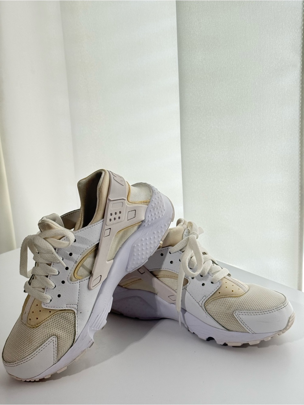 Nike Air Huarache GS White Sail Sneakers Size 5.5Y Women’s 7
